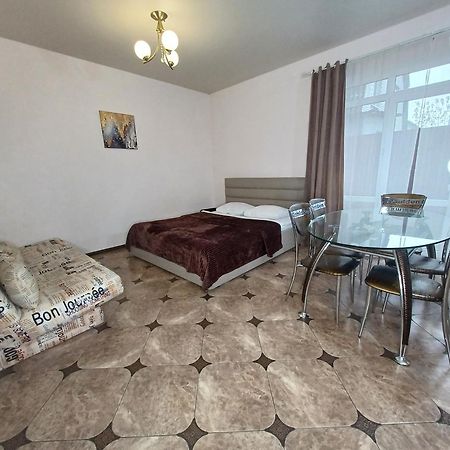 Гостьовий Будинок Осокорки Kijów Zewnętrze zdjęcie